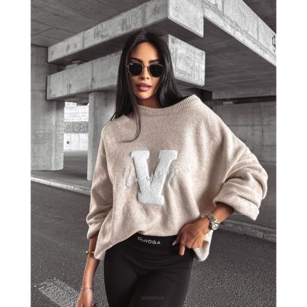 SWETER OVERSIZE VICI 2024 BEŻ - OLAVOGA